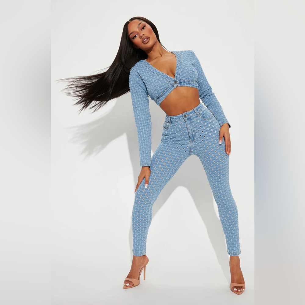 Denim skinny jeans set from fashion nova worn once.